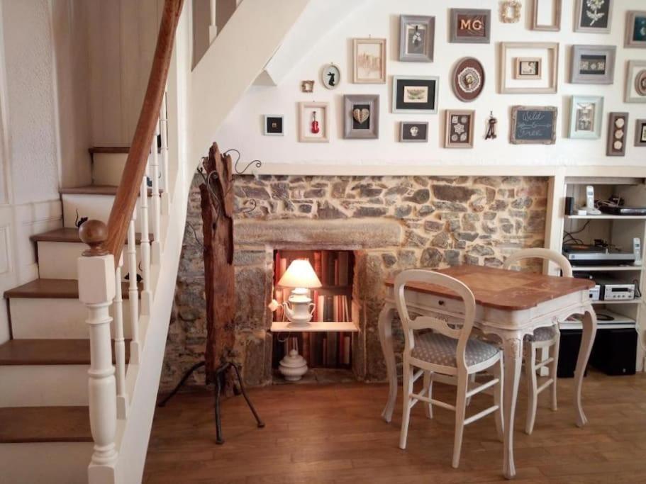 Villa House At The Foot Of The Castle Of Fougères Exterior foto
