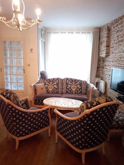 Villa House At The Foot Of The Castle Of Fougères Exterior foto